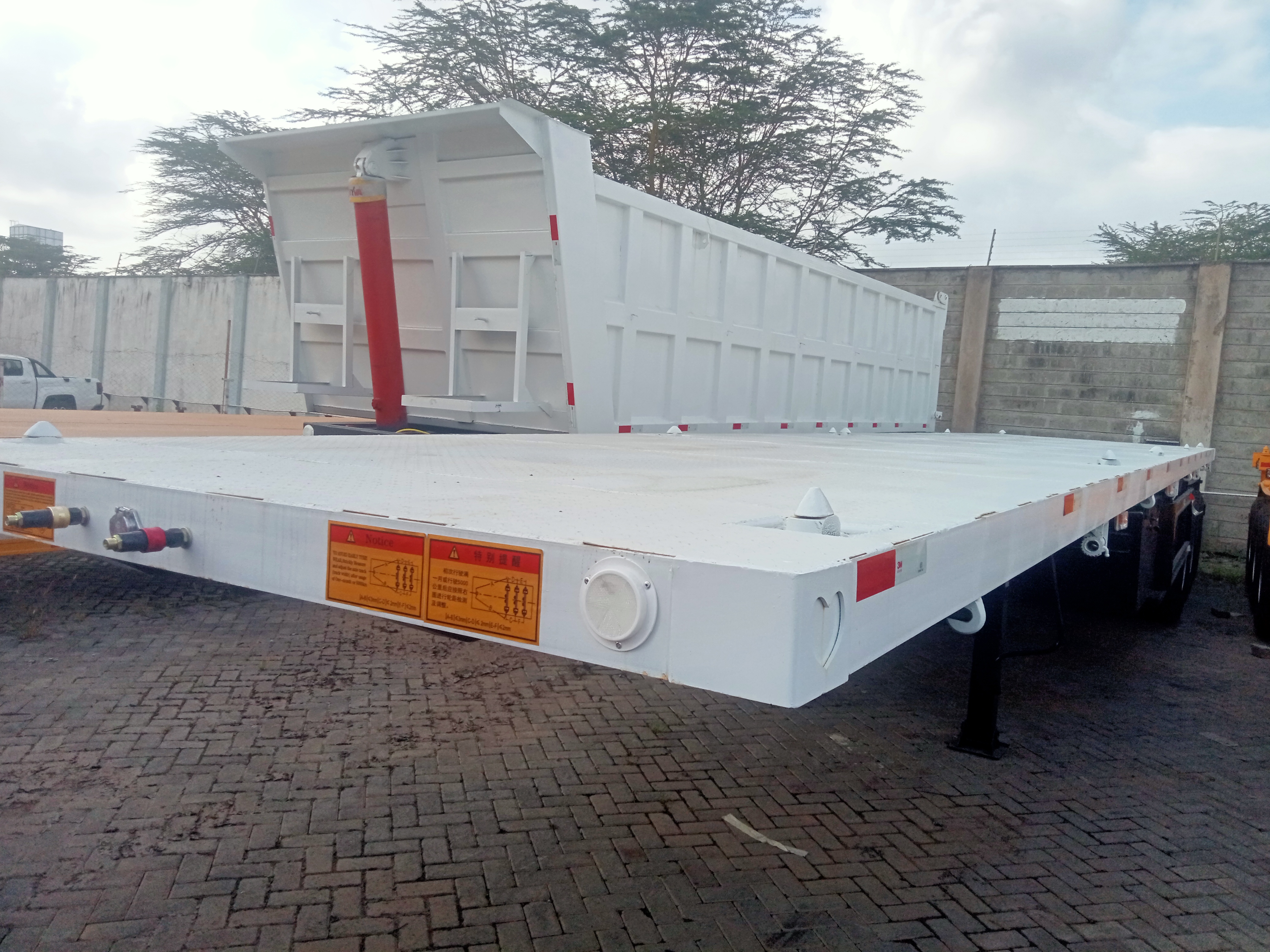 CIMC Flatbed Trailer 2